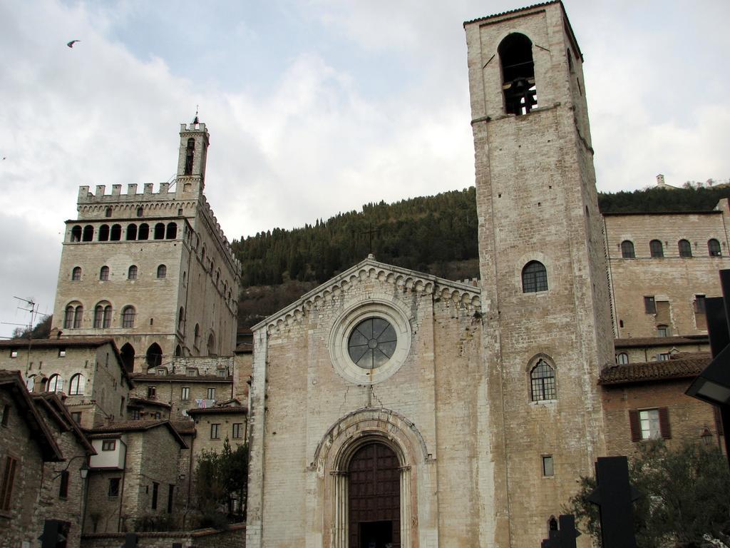Apartament La Signora Dei Fiori Gubbio Zewnętrze zdjęcie